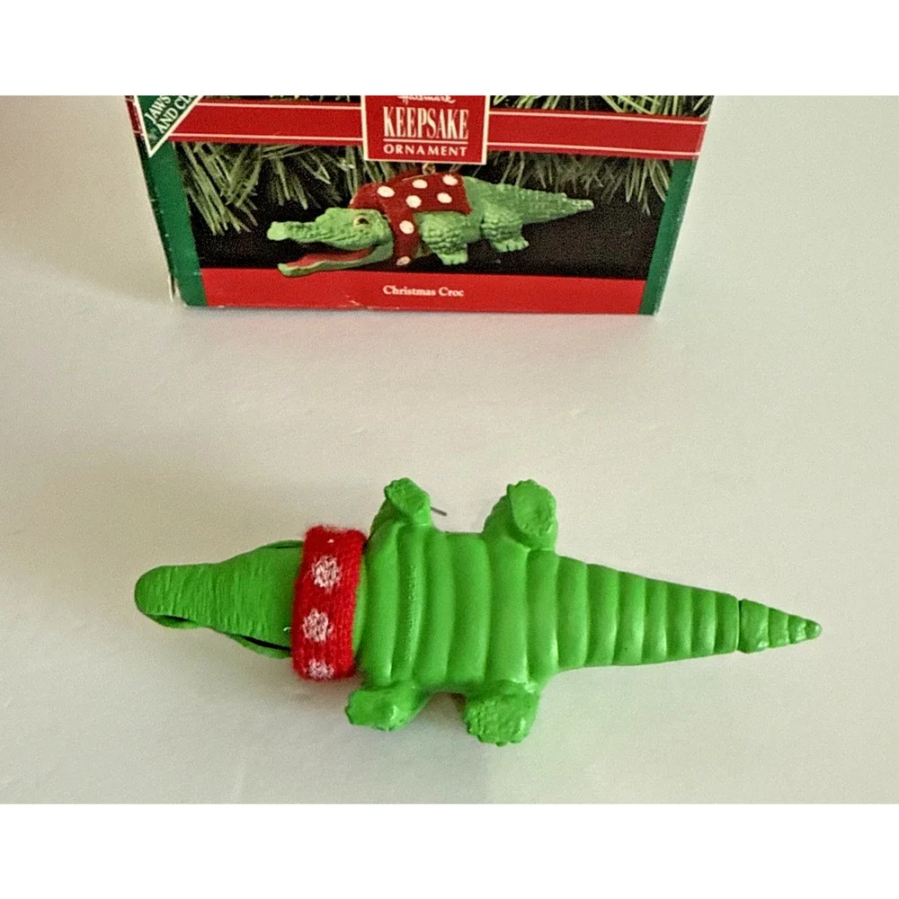 Christmas Croc Hallmark Christmas‎ Crocodile in Scarf Ornament Vintage 1990